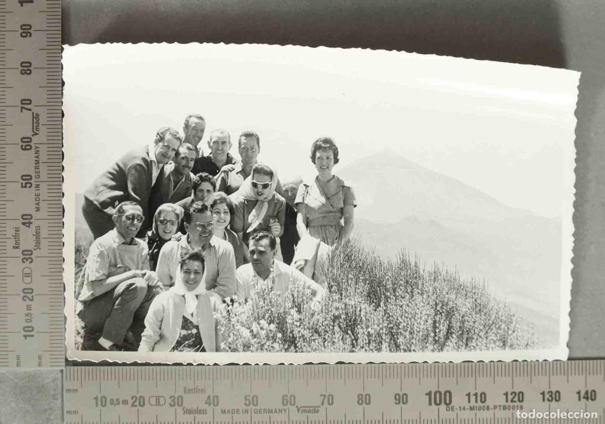 Fotografia antiga: FOTOGRAFIA. Teide Tenerife - Grupo de personas - HACIA 1970