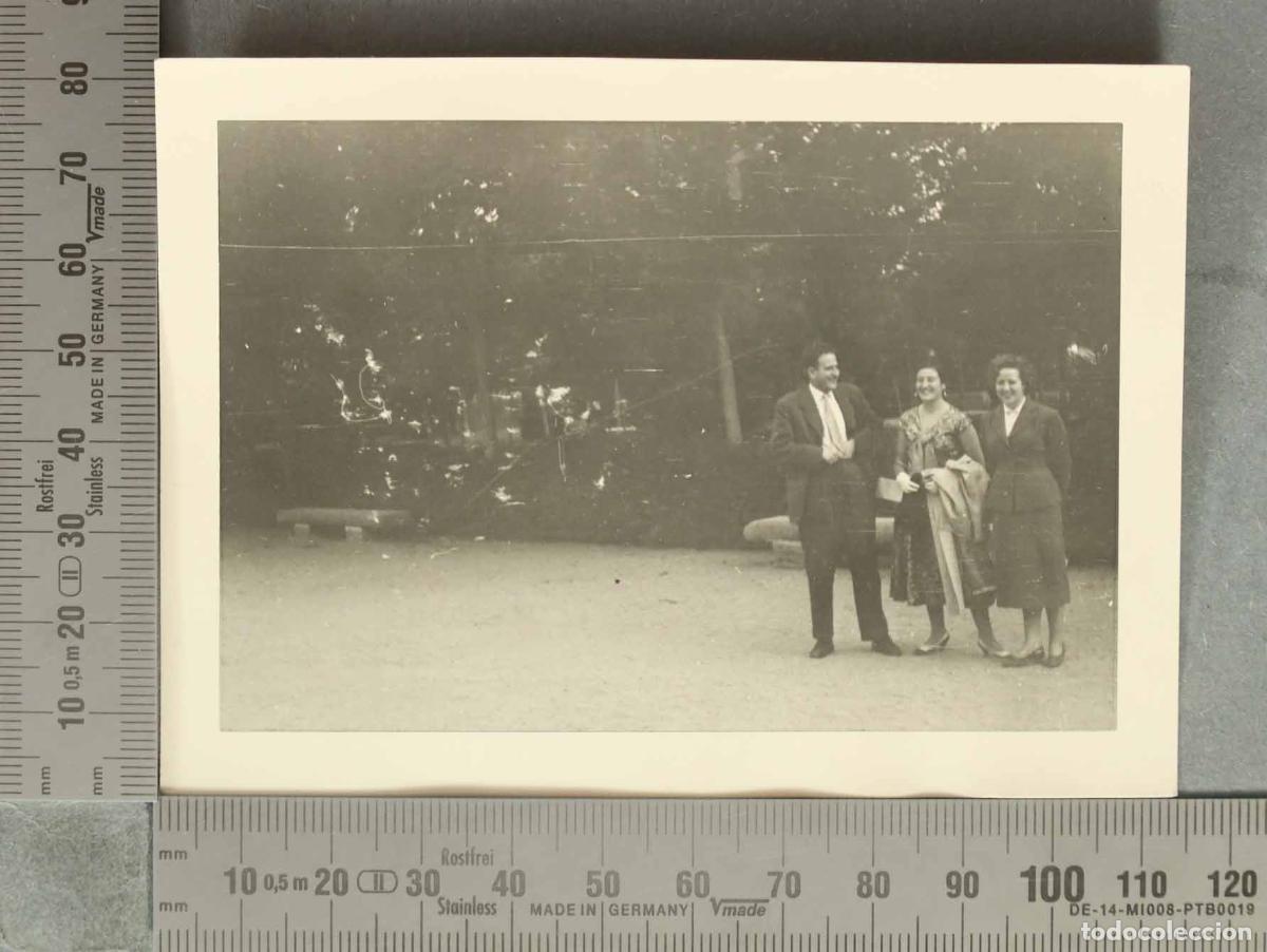 Fotografia antiga: FOTOGRAFIA. GRUPO EN TOLEDO HACIA 1940