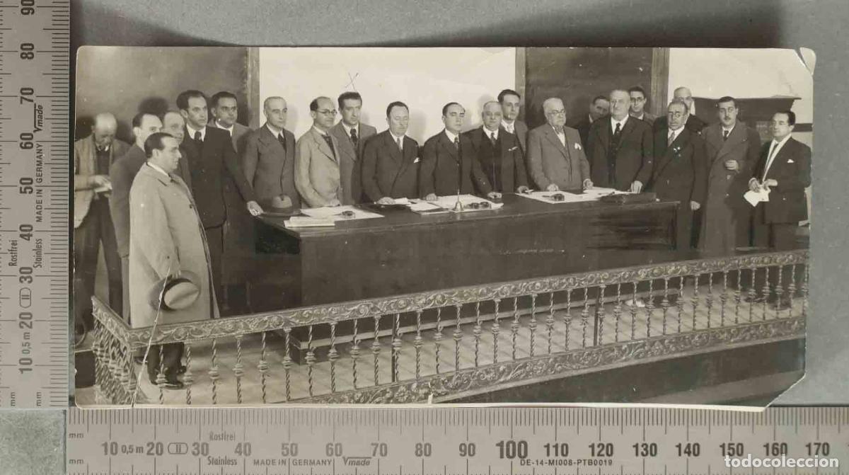 Fotograf&iacute;a antigua: FOTOGRAFIA. acto cultural o similar. academia? hacia 1940