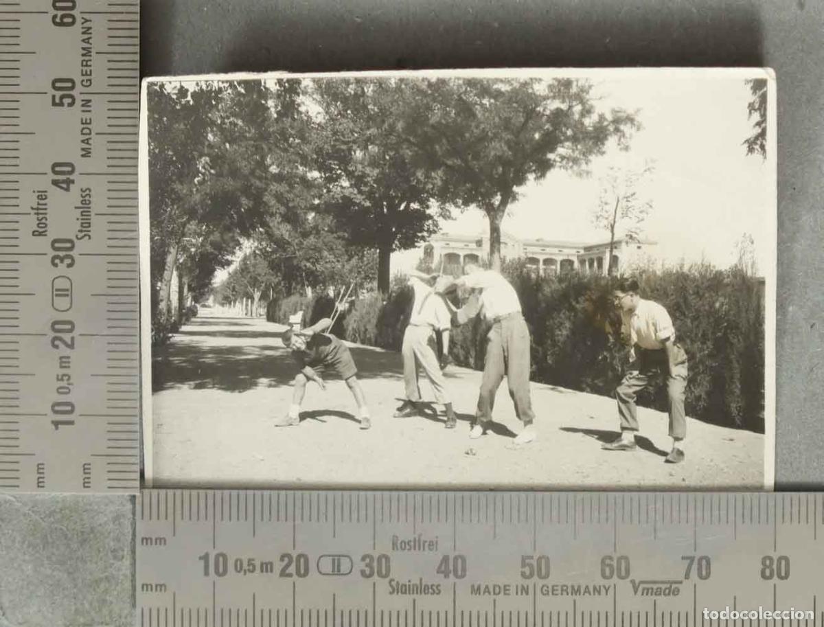 Fotograf&iacute;a antigua: FOTOGRAFIA. J&oacute;venes jugando en el parque HUESCA 1921