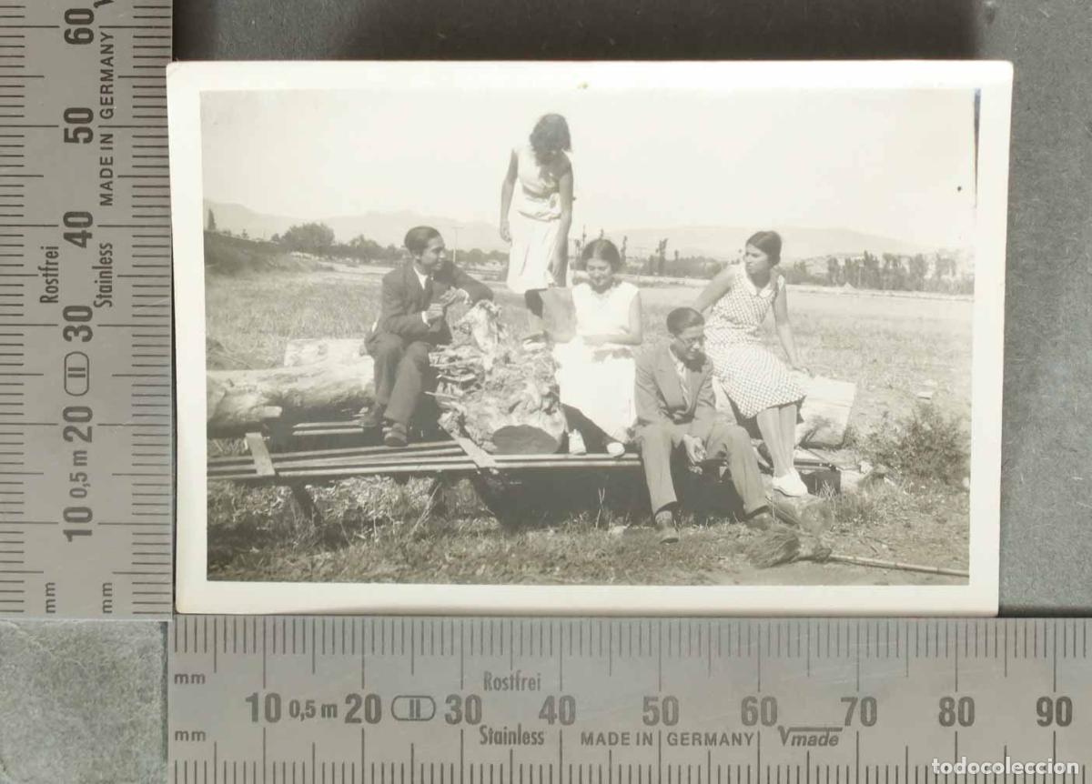 Fotograf&iacute;a antigua: FOTOGRAFIA. Grupo de JOVENES EN EL CAMPO. HACIA 1920