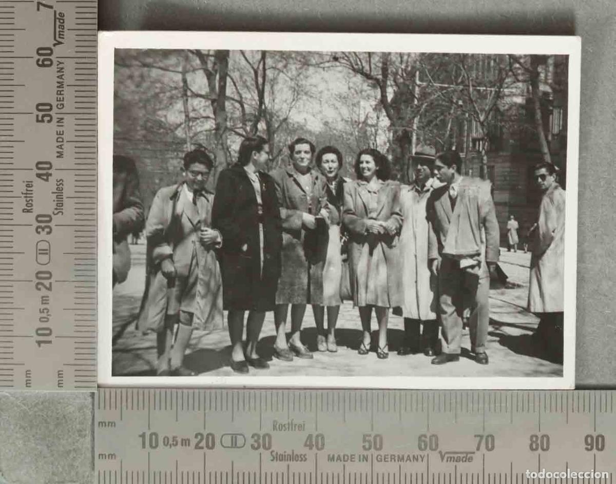 Fotograf&iacute;a antigua: FOTOGRAFIA. Paseo por el bulevar - MADRID 1948