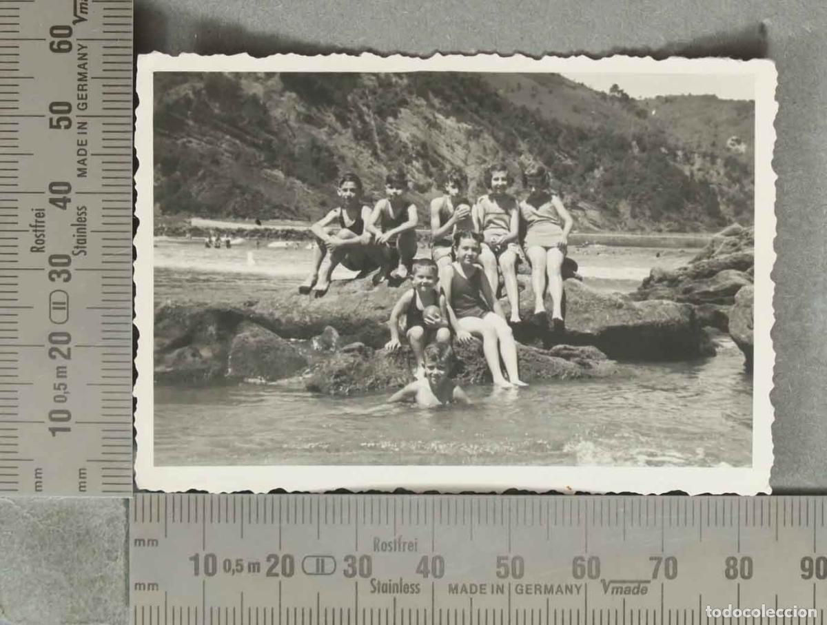 Fotograf&iacute;a antigua: FOTOGRAFIA. Ni&ntilde;os ba&ntilde;&aacute;ndose en RIO. HACIA 1940