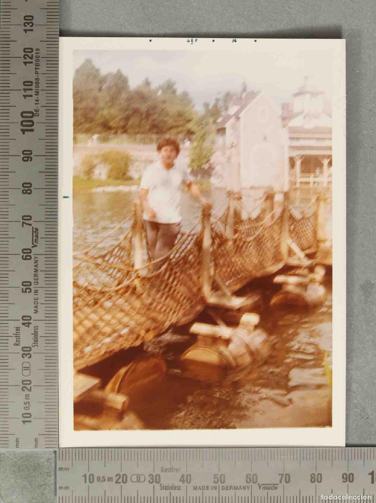 Fotograf&iacute;a antigua: FOTOGRAFIA. Puente flotante de barriles - Walt Disney World.
