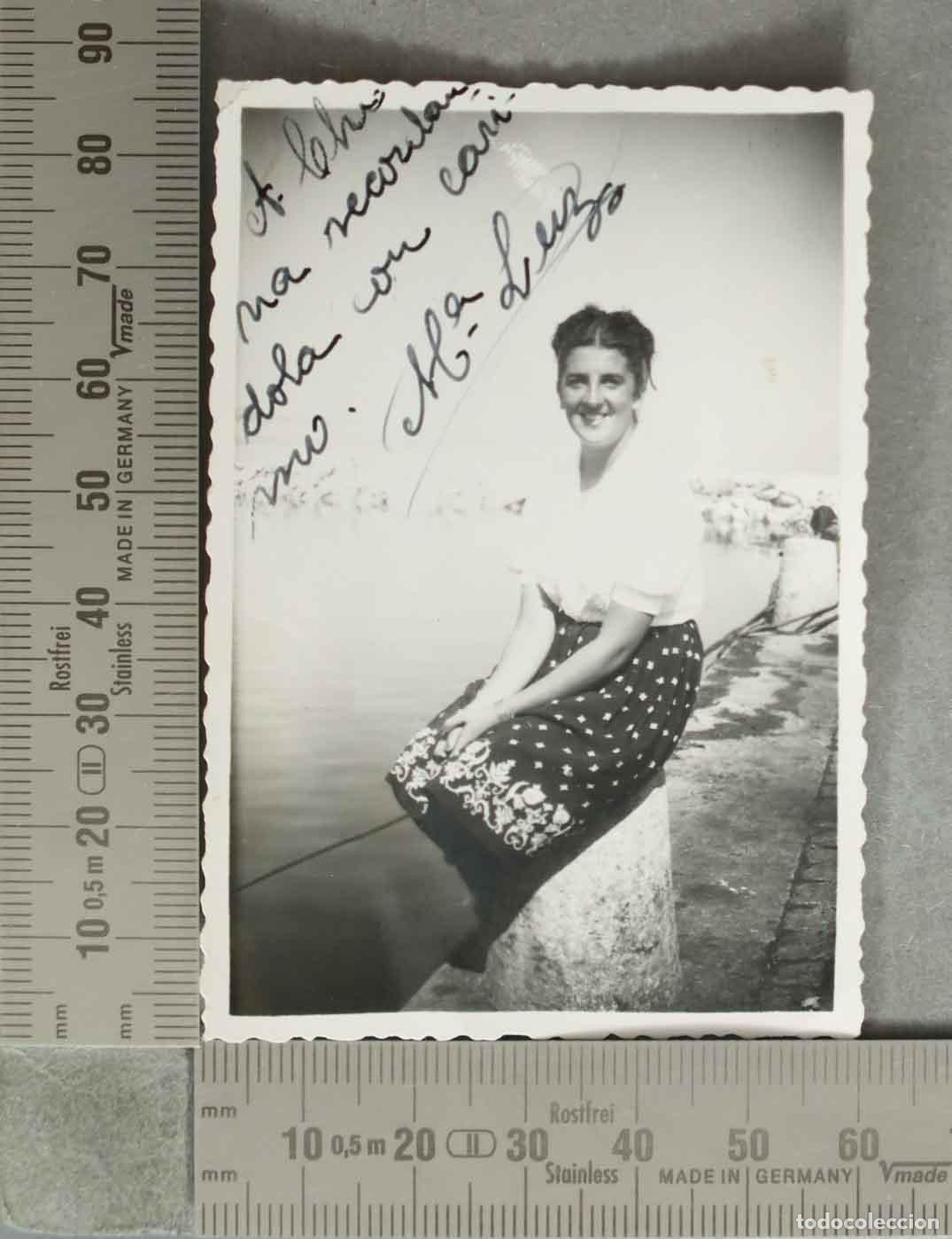 Fotografia antica: FOTOGRAFIA. MUJER EN ESTANQUE HACIA 1950
