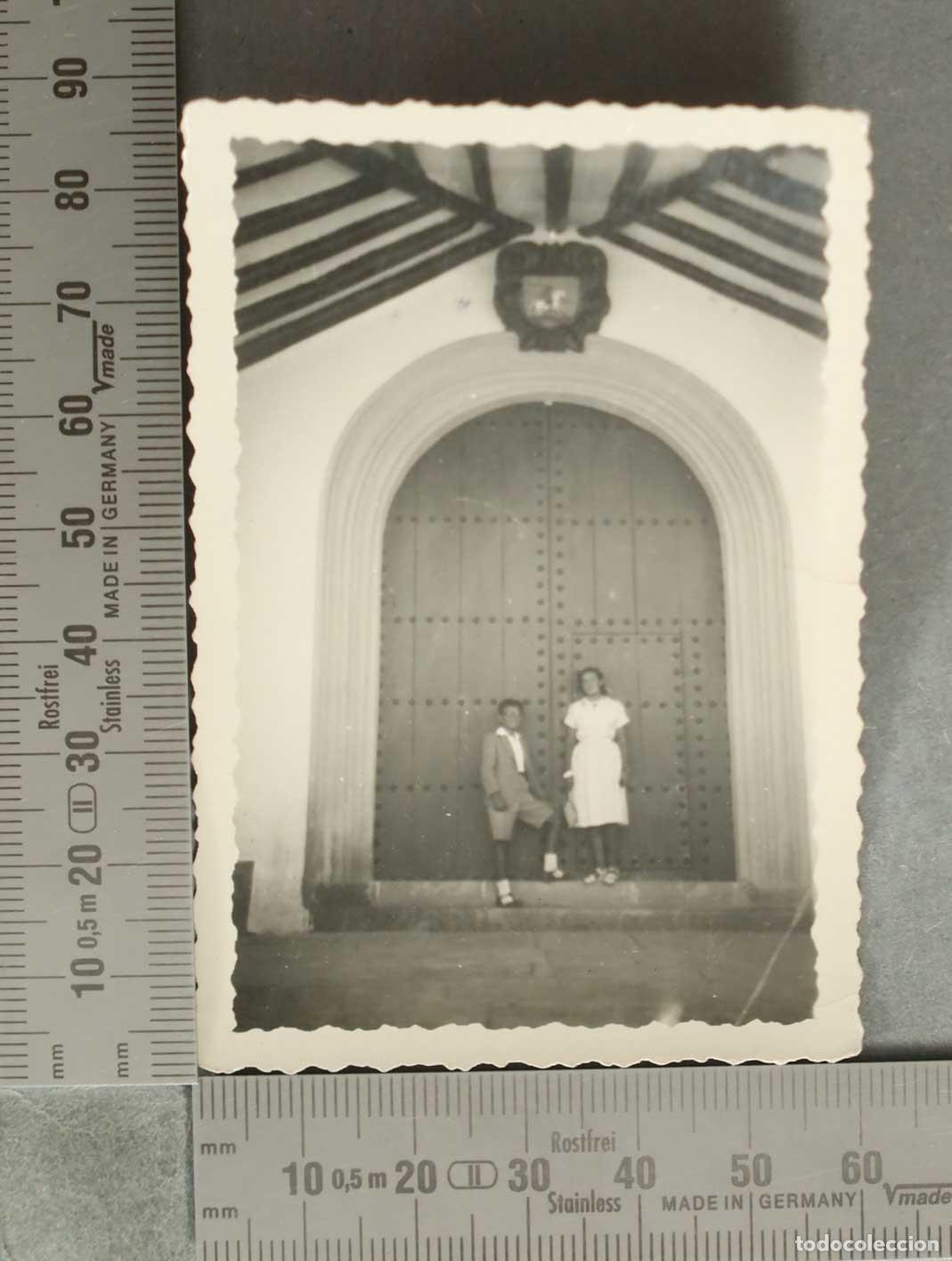 Antique Photography: FOTOGRAFIA. Pareja posando . CERRO DE SAN JORGE. HUESCA 1948