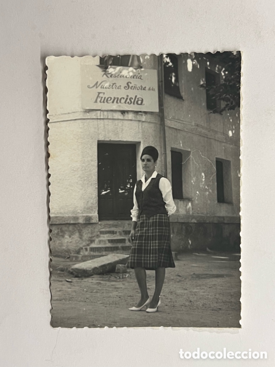 Fotograf&iacute;a antigua: SEGOVIA.. ? Fotograf&iacute;a Se&ntilde;orita en la Residencia de Ntra. Sra. la Fuencisla (h.1960?) S/C