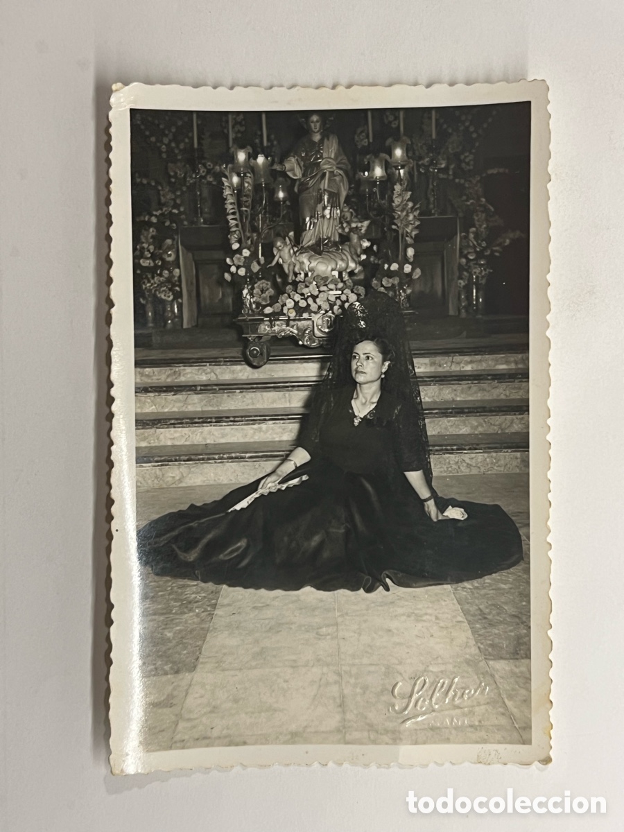 Fotograf&iacute;a antigua: LA CLAVARIESA DE MANISES&hellip; Fotograf&iacute;a Solbet.. (h.1950?) Med&iacute;das: 8,5 x 13,5 cm.,