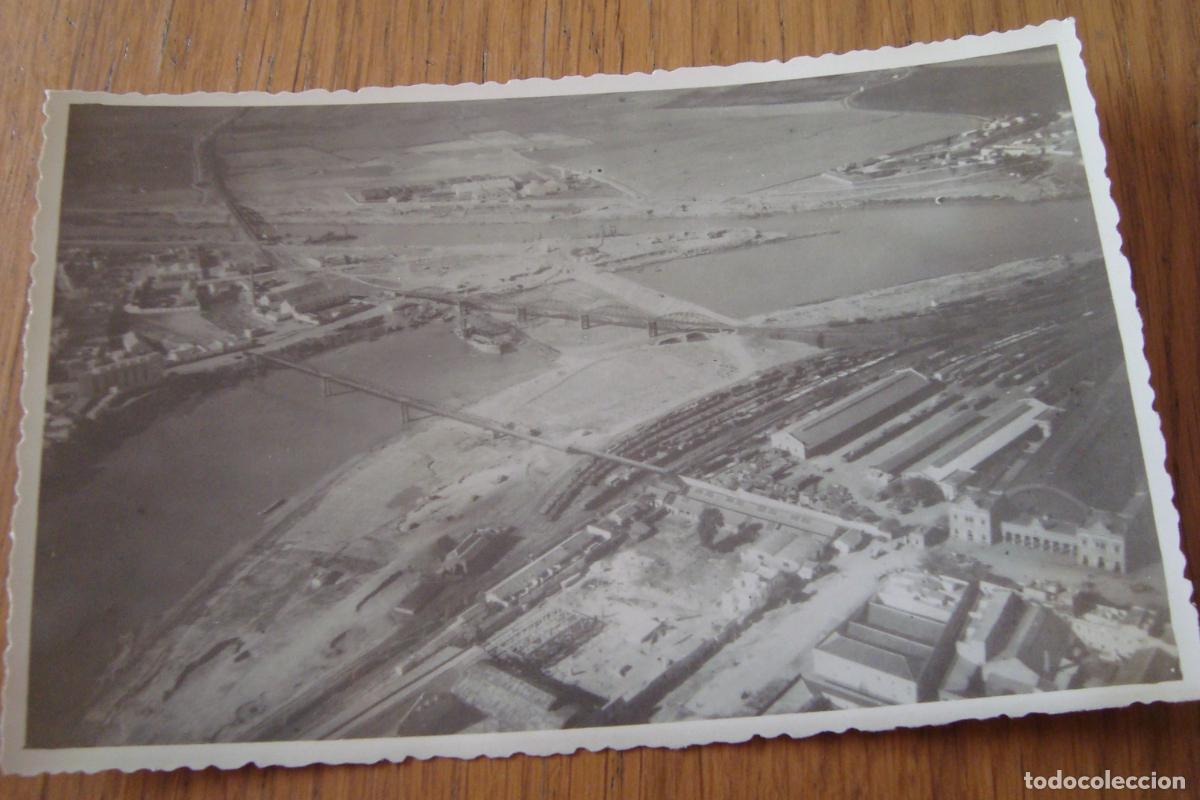 Photographie ancienne: ANTIGUA FOTOGRAFIA VISTA AEREA PUERTO DE SEVILLA RIO GUADALQUIVIR A&Ntilde;OS 40. 50?