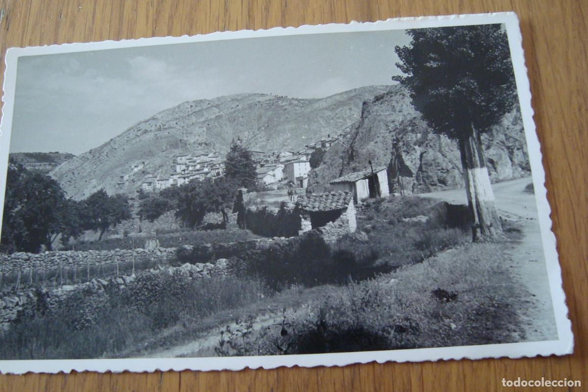 Fotograf&iacute;a antigua: ANTIGUA FOTOGRAFIA VISTA ALCAL&Aacute; DE LA SELVA VALLE VIRGEN DE LA VEGA TERUEL 1956.