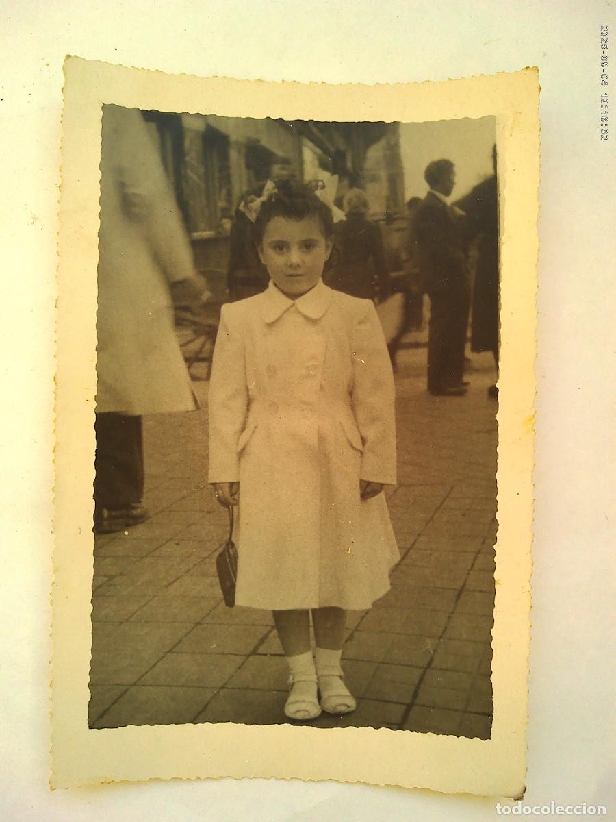 Fotograf&iacute;a antigua: MINUTERO DE FOTOGRAFO CALLEJERO DE NI&Ntilde;A A&Ntilde;OS 40. DE TINO , LEON .... 11,5 X 17,5 CM