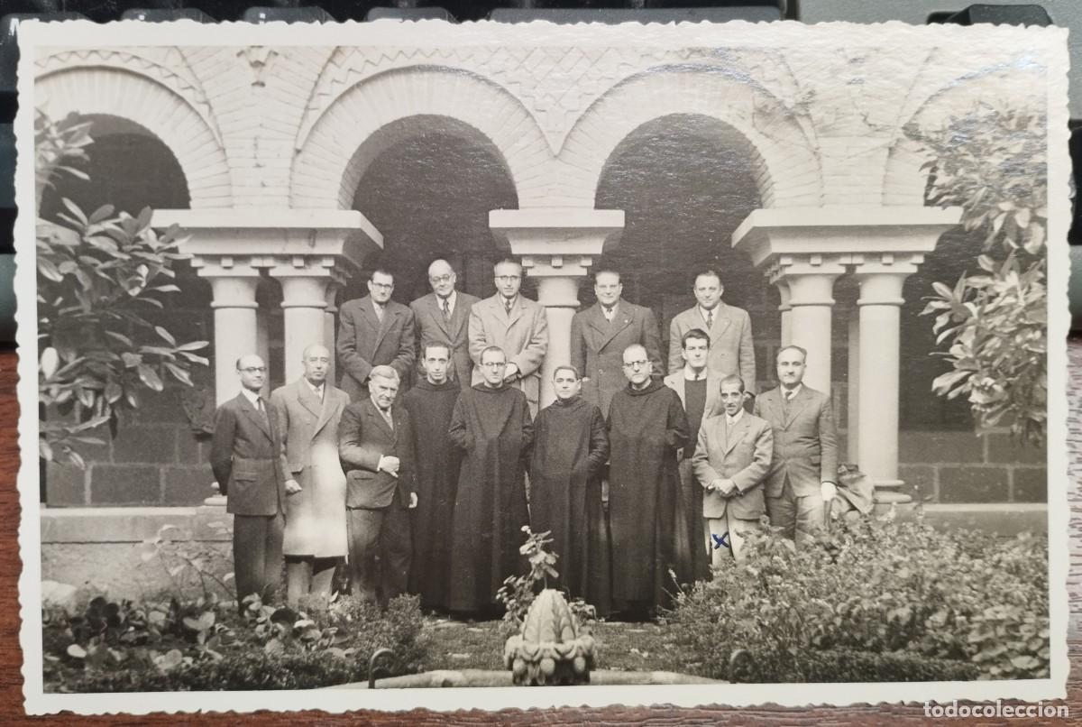 Fotograf&iacute;a antigua: FOTO OBLATS Y SEGLARES BENIDICTINOS EN MONTSERRAT (BARCELONA) DICIEMBRE 1949