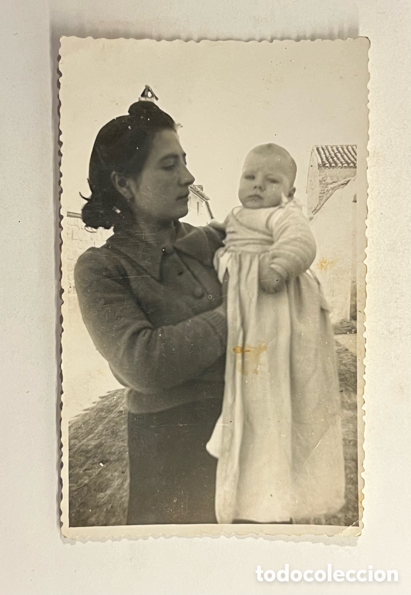 Alte Fotografie: LA VALENCIA DE POSTGUERRA&hellip; Hermosa fotograf&iacute;a. Madre orgullosa de su ni&ntilde;o (h.1945?)