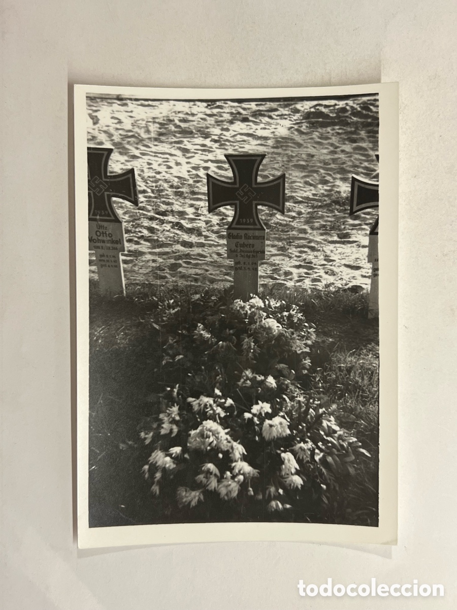Fotografia antica: DIVISI&Oacute;N AZUL. Fotograf&iacute;a Cementerio Alem&aacute;n.. Eladio.. Soldado Division Espa&ntilde;ola..