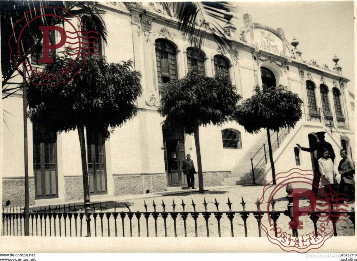 Fotograf&iacute;a antigua: EXTREMADURA BADAJOZ ESPA&Ntilde;A. FREGENAL DE LA SIERRA. FACHADA DE LA PLAZA DE ABASTOS 16,5X12,5CM