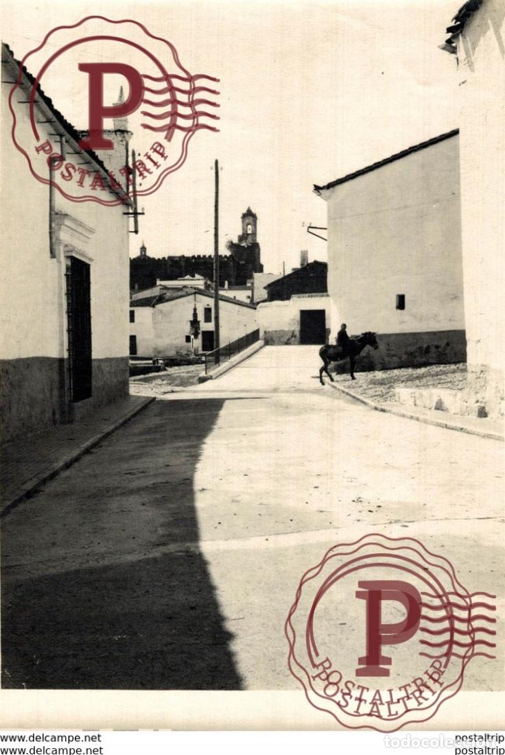 Fotograf&iacute;a antigua: EXTREMADURA BADAJOZ ESPA&Ntilde;A. FREGENAL DE LA SIERRA. CALLE DE LOS REMEDIOS - 17X12CM