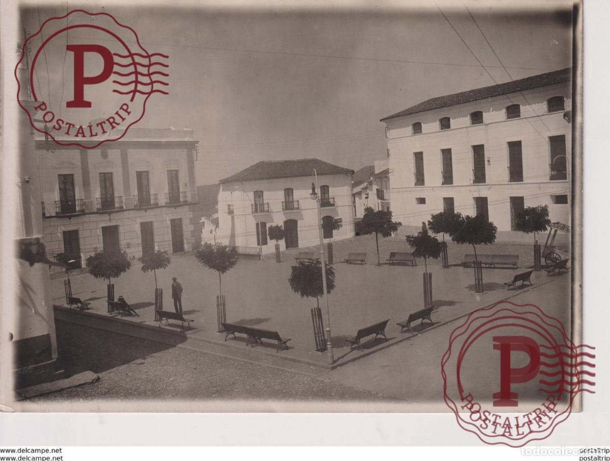 Fotograf&iacute;a antigua: EXTREMADURA BADAJOZ ESPA&Ntilde;A. FUENTES DE LEON. URBANIZACION DE LA PLAZA DE LA CONSTITUCI&Oacute;N 1928.