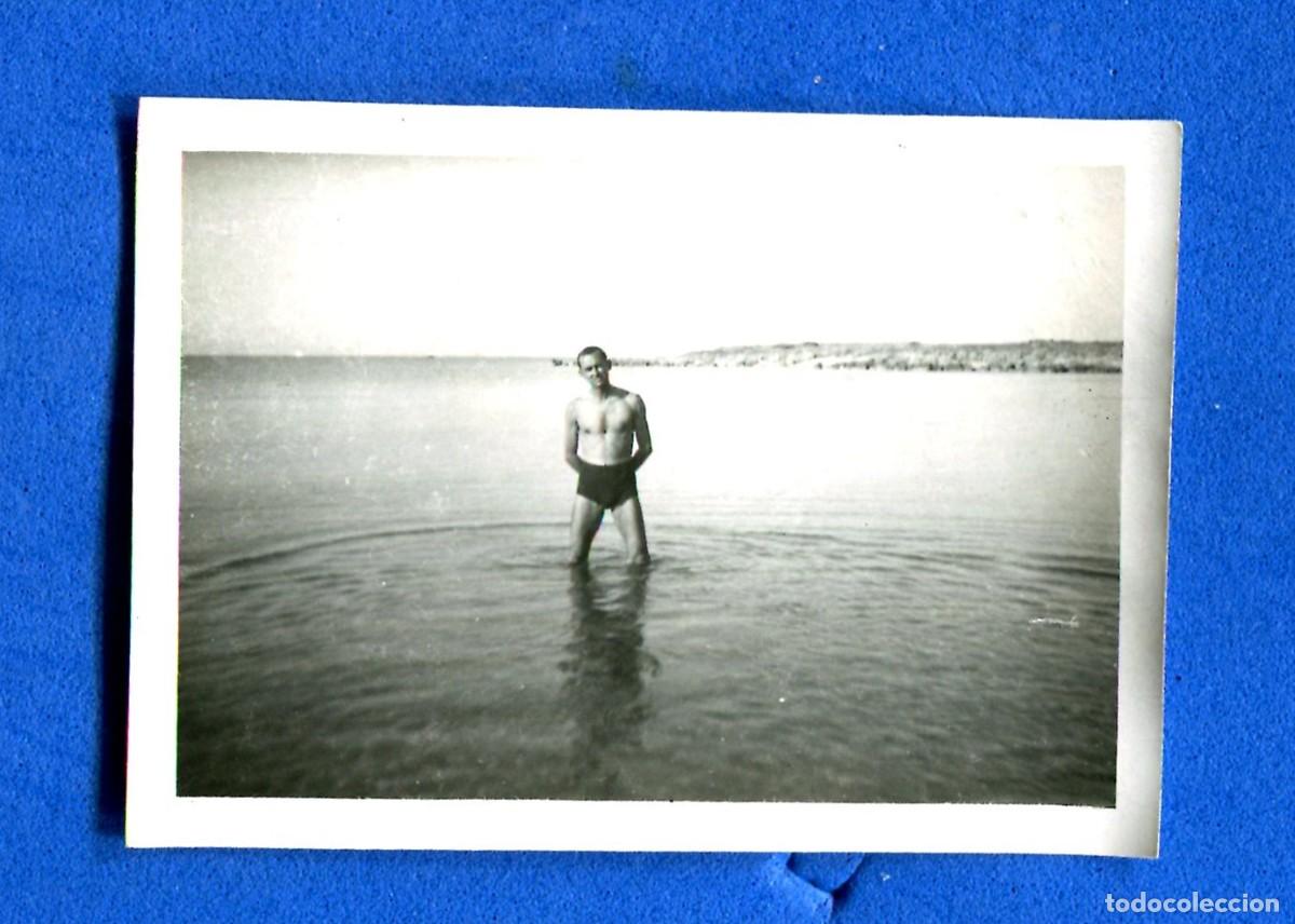 Fotograf&iacute;a antigua: FOTOGRAFIA HOMBRE BA&Ntilde;ANDOSE
