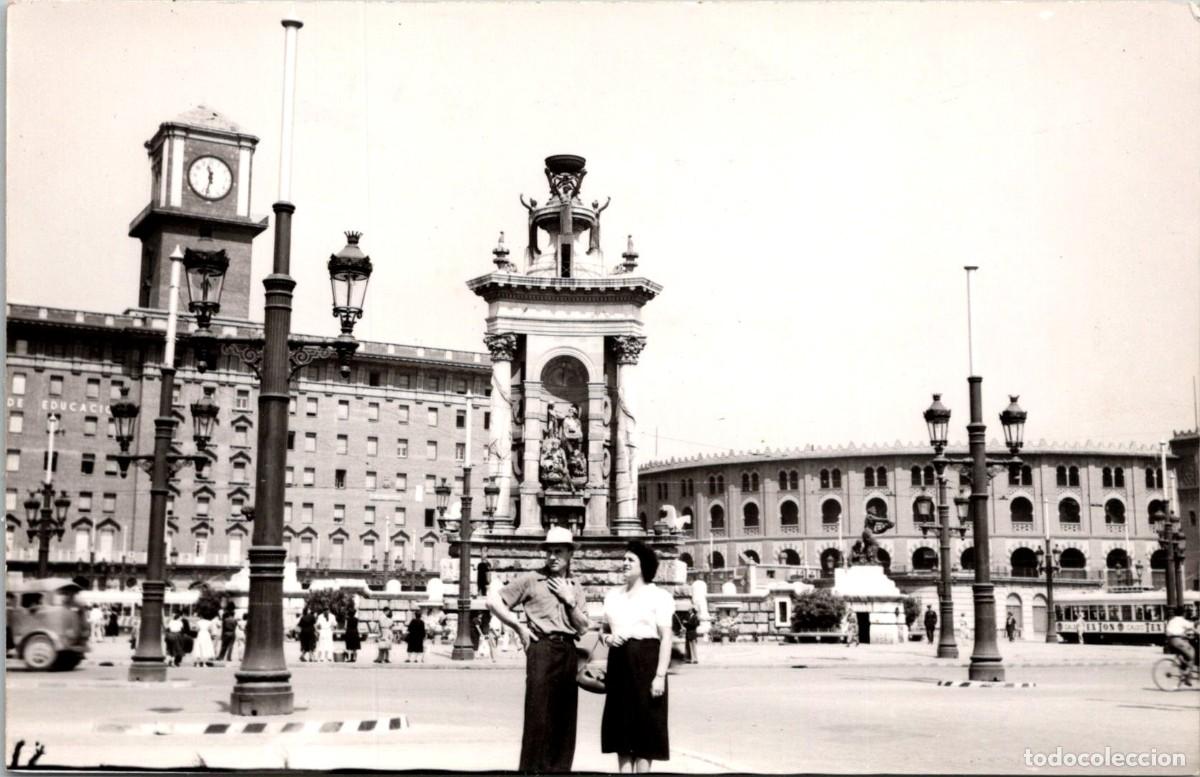 Fotograf&iacute;a antigua: Barcelona - Plaza de Espa&ntilde;a - Plaza de Toros Las Arenas - Fotograf&iacute;a a&ntilde;os 60/70 - 141x91mm
