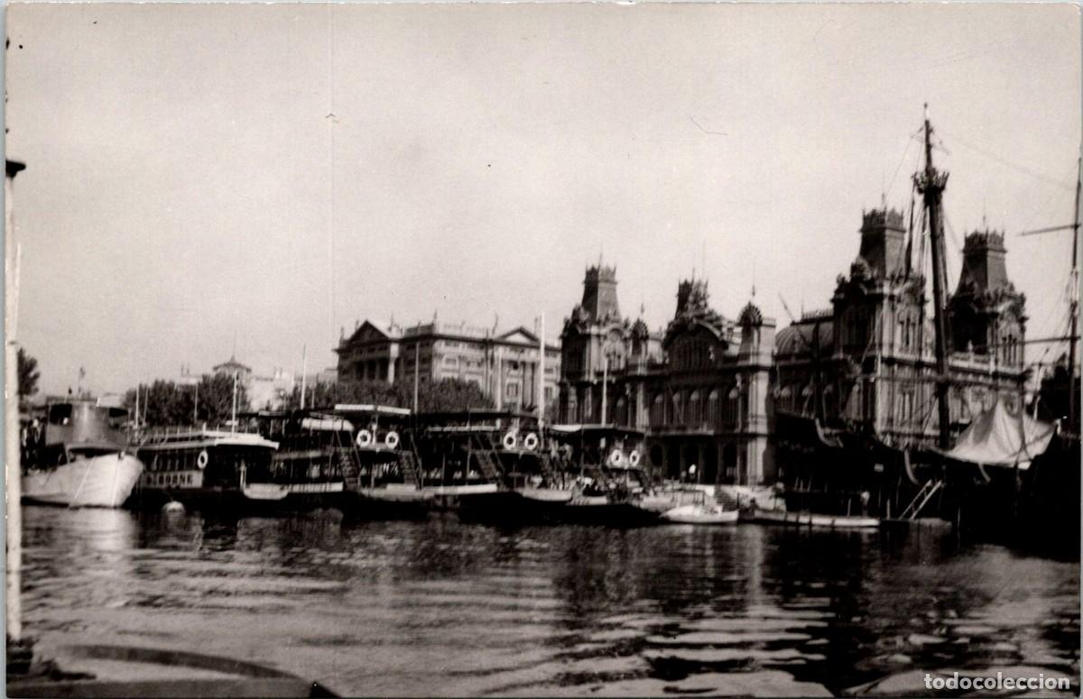 Fotograf&iacute;a antigua: Barcelona - Portal de la Pau - Golondrinas - Fotograf&iacute;a a&ntilde;os 60/70 - 141x91mm
