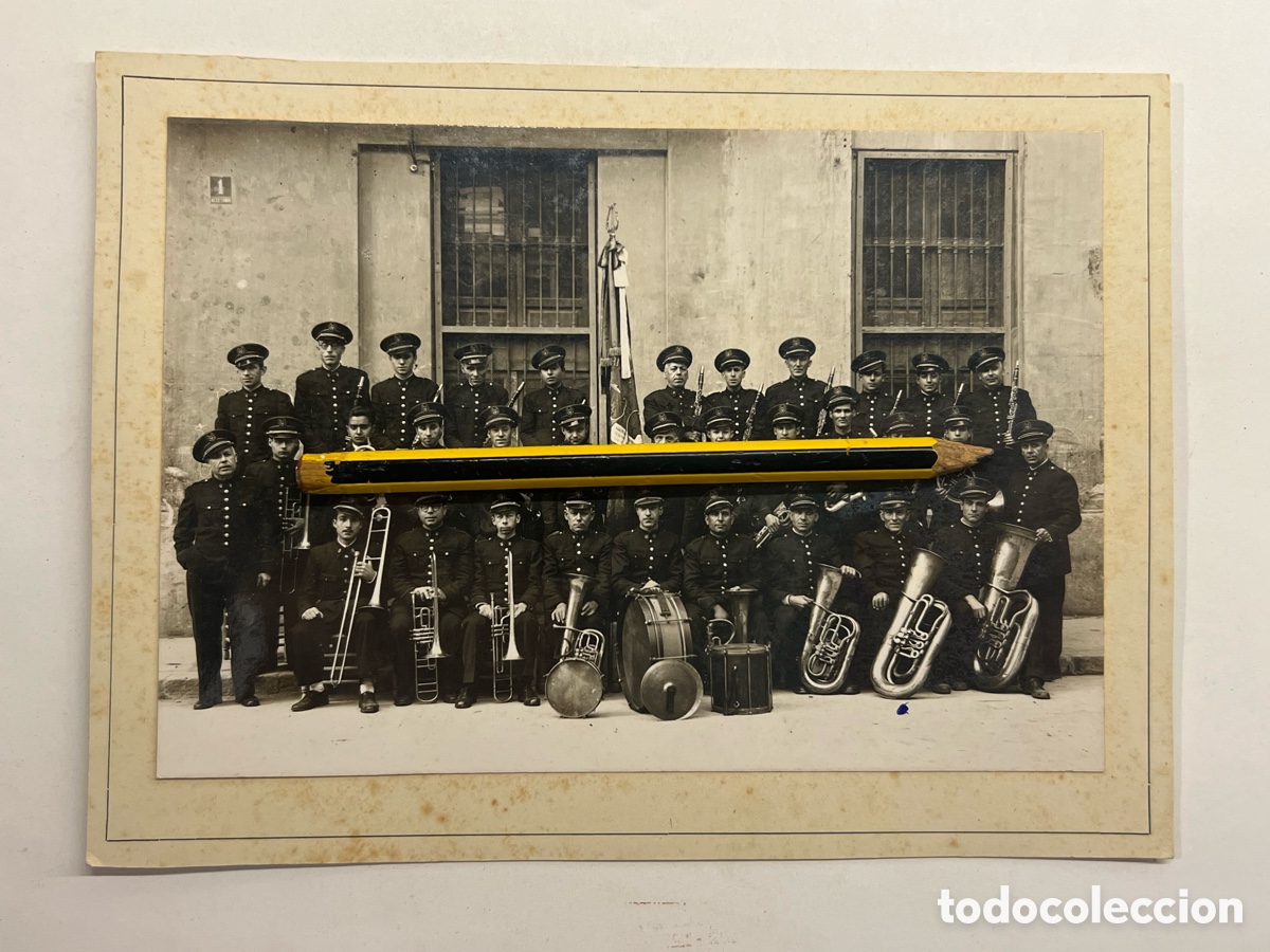 Fotograf&iacute;a antigua: VALENCIA. Banda de M&uacute;sica.. BANDA PARROQUIAL TORREFIEL..? (h.1930?) Med&iacute;das: 14 x 19 cm