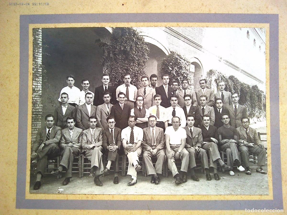 Fotograf&iacute;a antigua: FOTO ESCOLAR O LABORAL: GRUPO DE JOVENES POSANDO . A&Ntilde;OS 30 ..... 20 X 25 CM