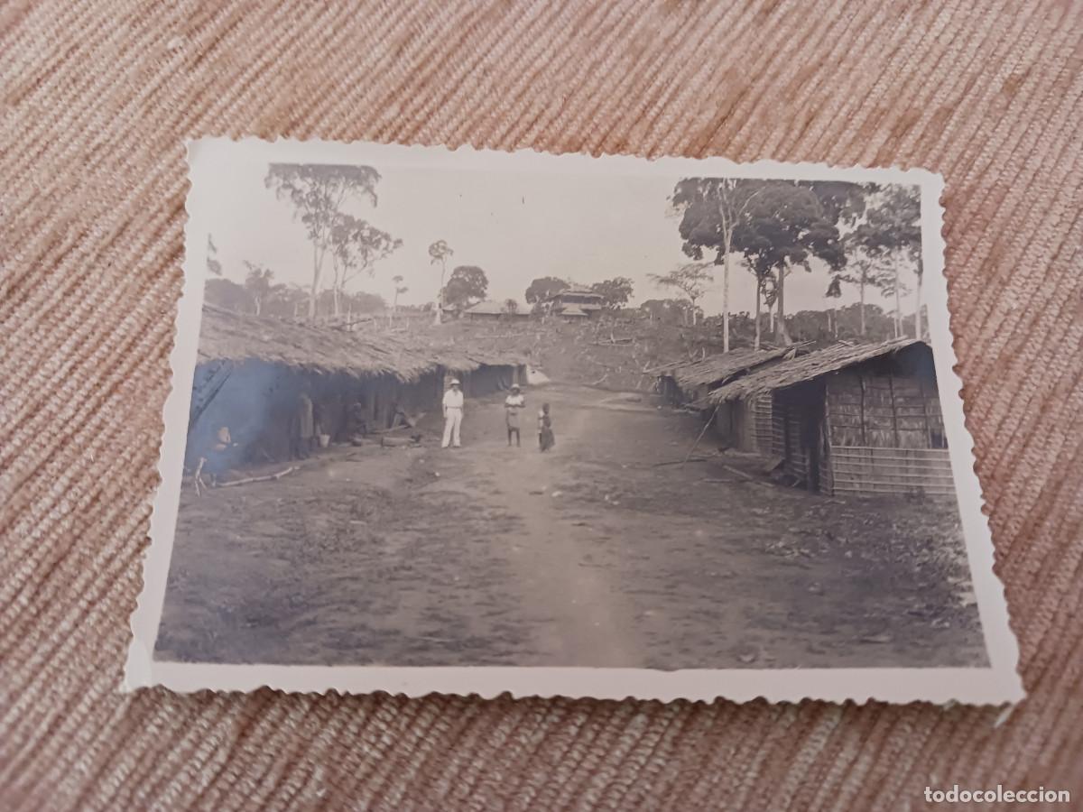 Fotograf&iacute;a antigua: fotografia poblado tradicional de guinea ecuatorial a&ntilde;os 30/40