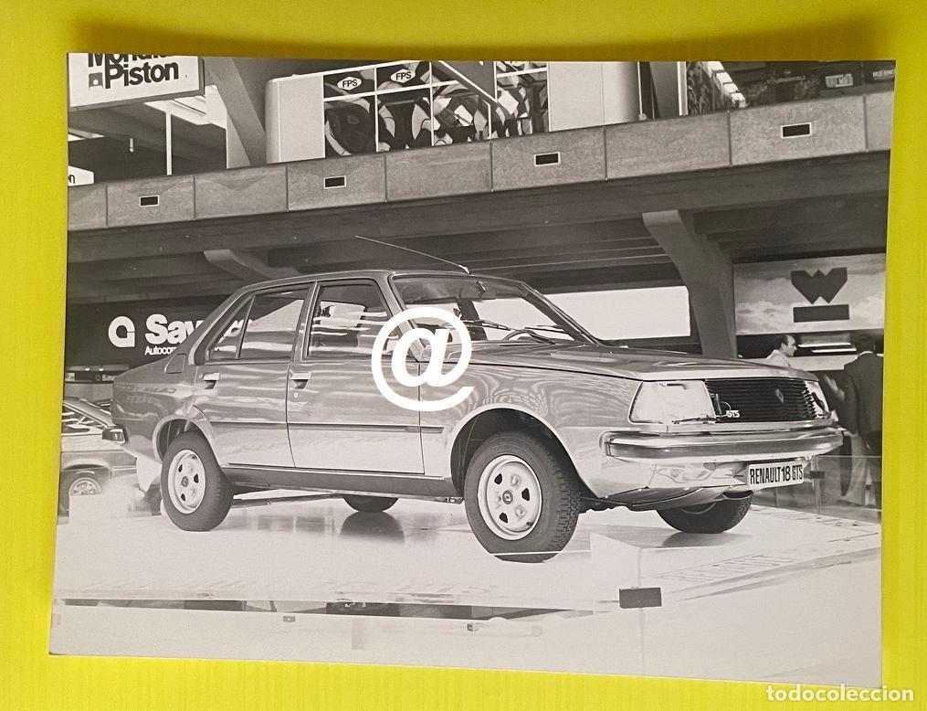 Fotograf&iacute;a antigua: FOTO DE PRENSA SALON AUTOMOVIL TURIN TORINO A&Ntilde;O 1978 RENULT 18