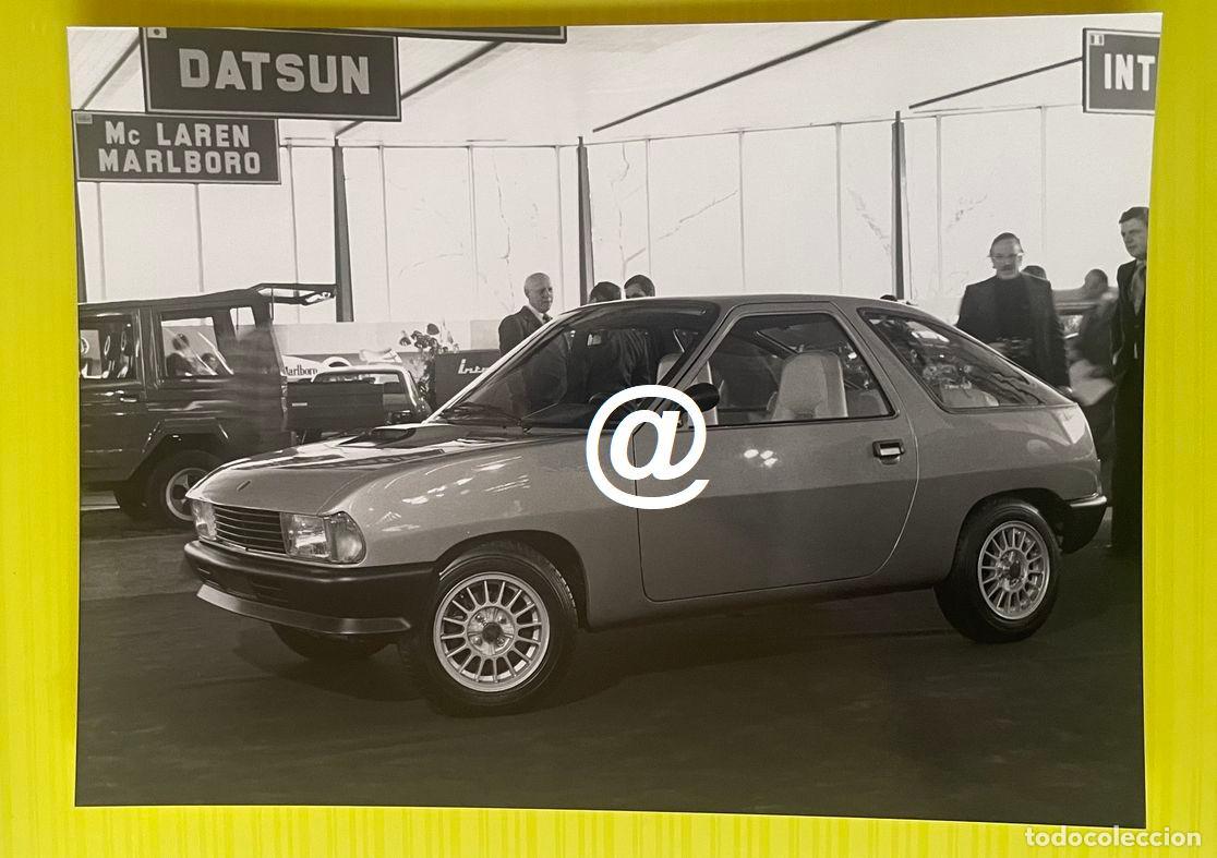 Fotograf&iacute;a antigua: FOTO DE PRENSA SALON AUTOMOVIL TURIN TORINO A&Ntilde;O 1978 AUTOBIANCHI A112 GOLD SHADOW FISSORE