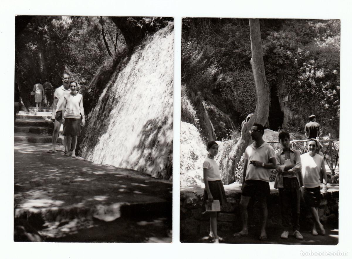Fotograf&iacute;a antigua: Familia junto a una cascada. 2 fotos. A&ntilde;os 60 sv