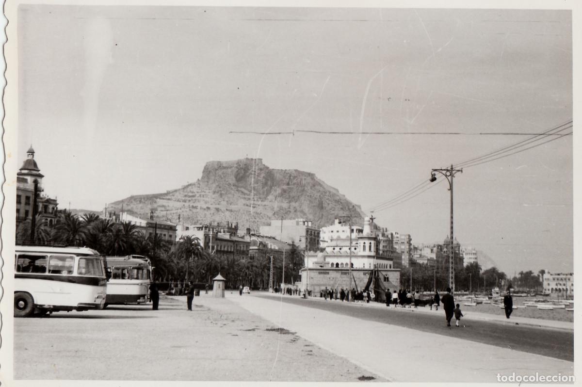 Fotograf&iacute;a antigua: Autobuses. Autocares. Castillo de Santa B&aacute;rbara. Puerto, Real Club Regatas Alicante A&ntilde;os 60 sv