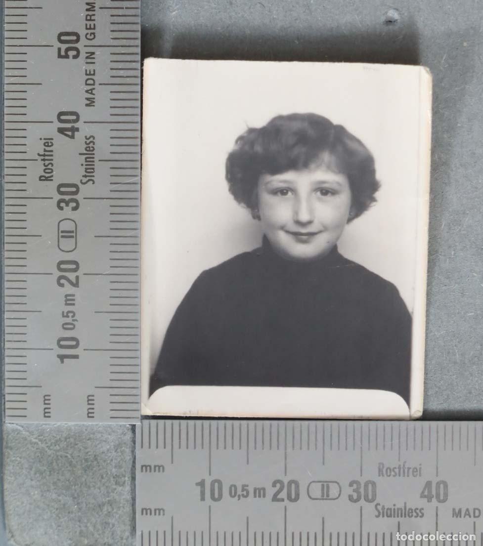 Alte Fotografie: FOTOGRAFIA. Retrato ni&ntilde;a pelo corto y gran sonrisa HACIA 1950