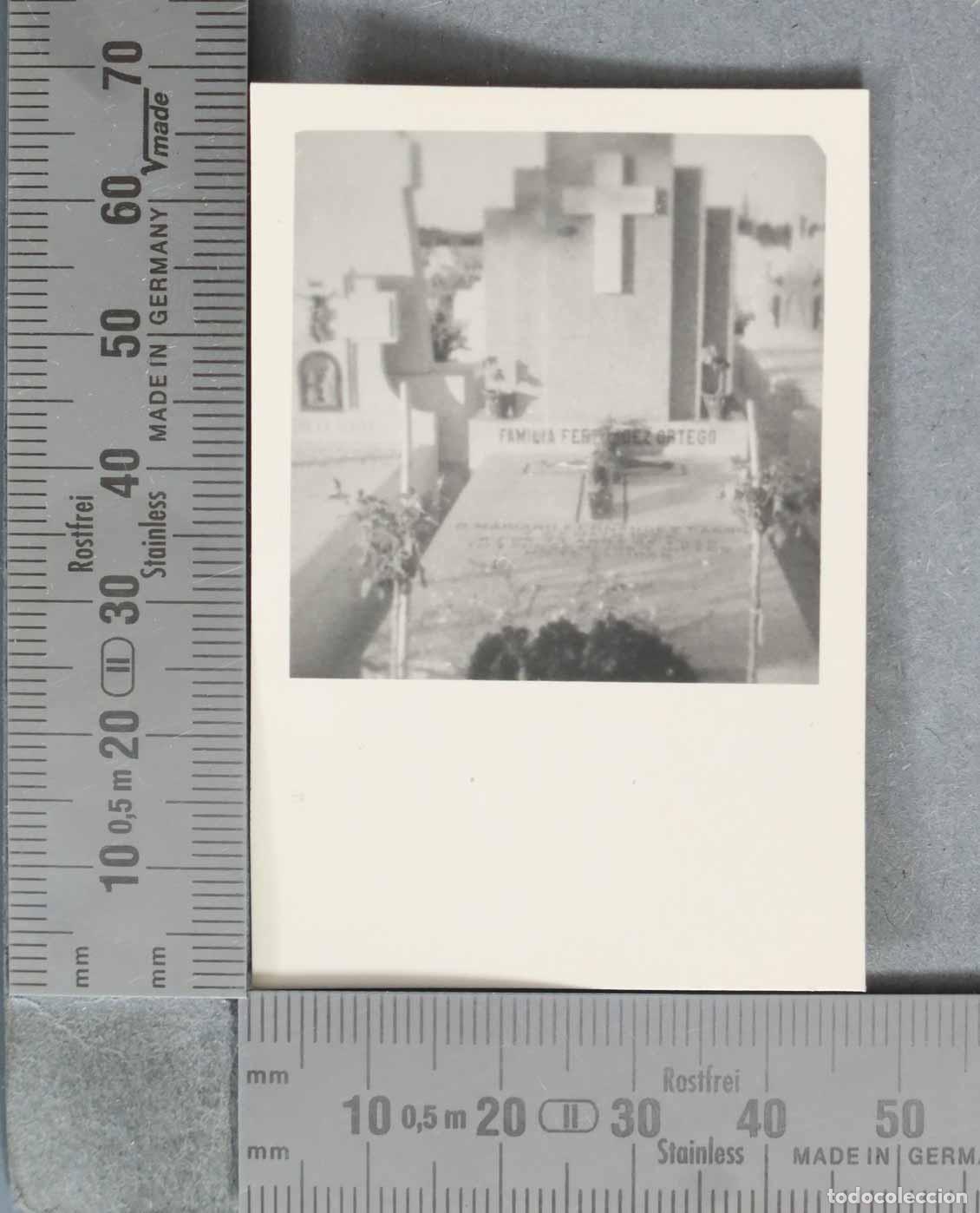 Alte Fotografie: FOTOGRAFIA. Pante&oacute;n de la Familia HACIA 1950