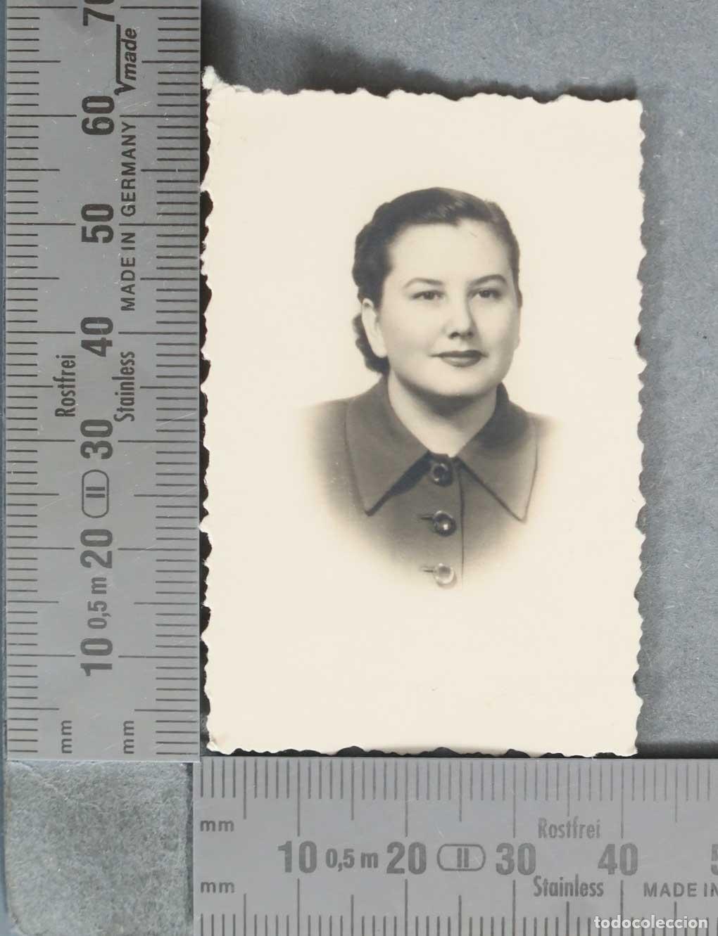Alte Fotografie: FOTOGRAFIA. Retrato fotogr&aacute;fico de mujer - Formato carnet HACIA 1950