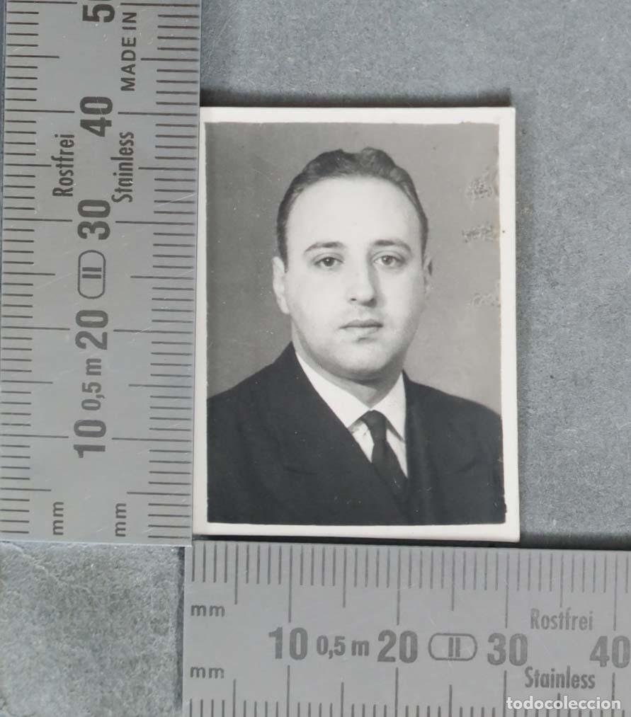 Fotograf&iacute;a antigua: FOTOGRAFIA. Hombre Tipo carnet - HACIA 1950