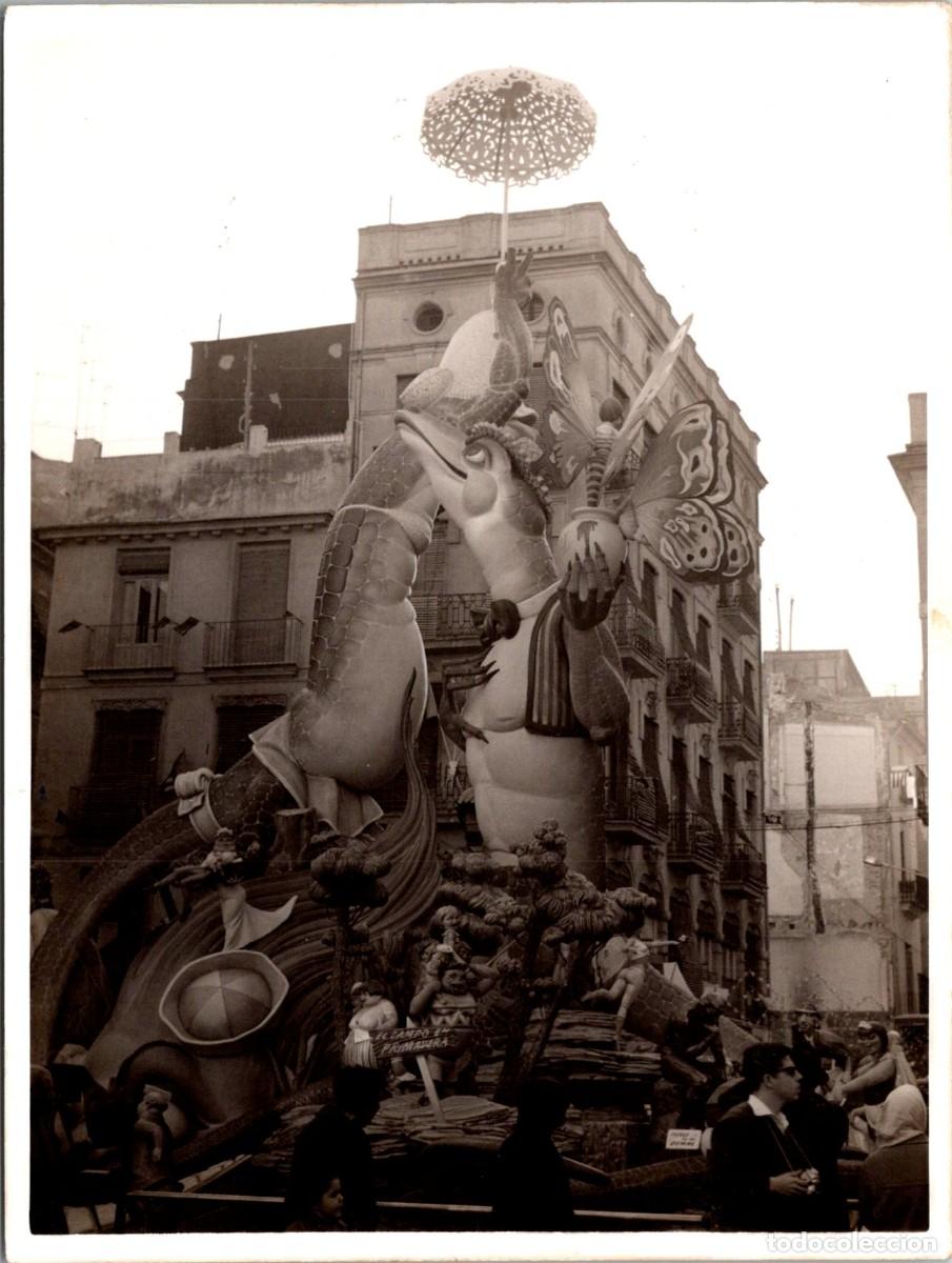Fotograf&iacute;a antigua: Valencia - Fallas 1969 - Plaza Doctor Collado - Salvador Deb&oacute;n - 1er Premio - Fotograf&iacute;a - 144x109mm