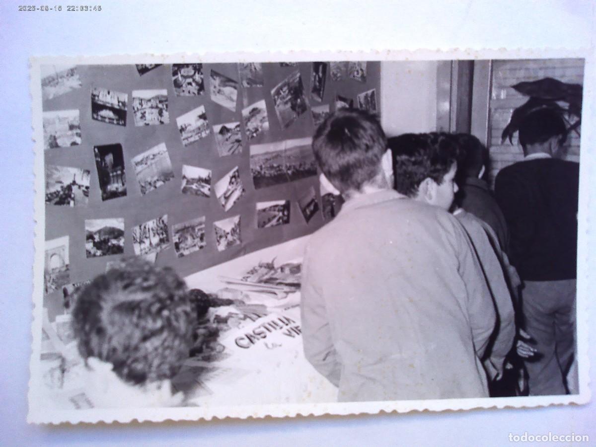 Fotograf&iacute;a antigua: FOTO DE UNA EXPOSICION ESCOLAR . DE DELGADO , ANDUJAR ( JAEN )