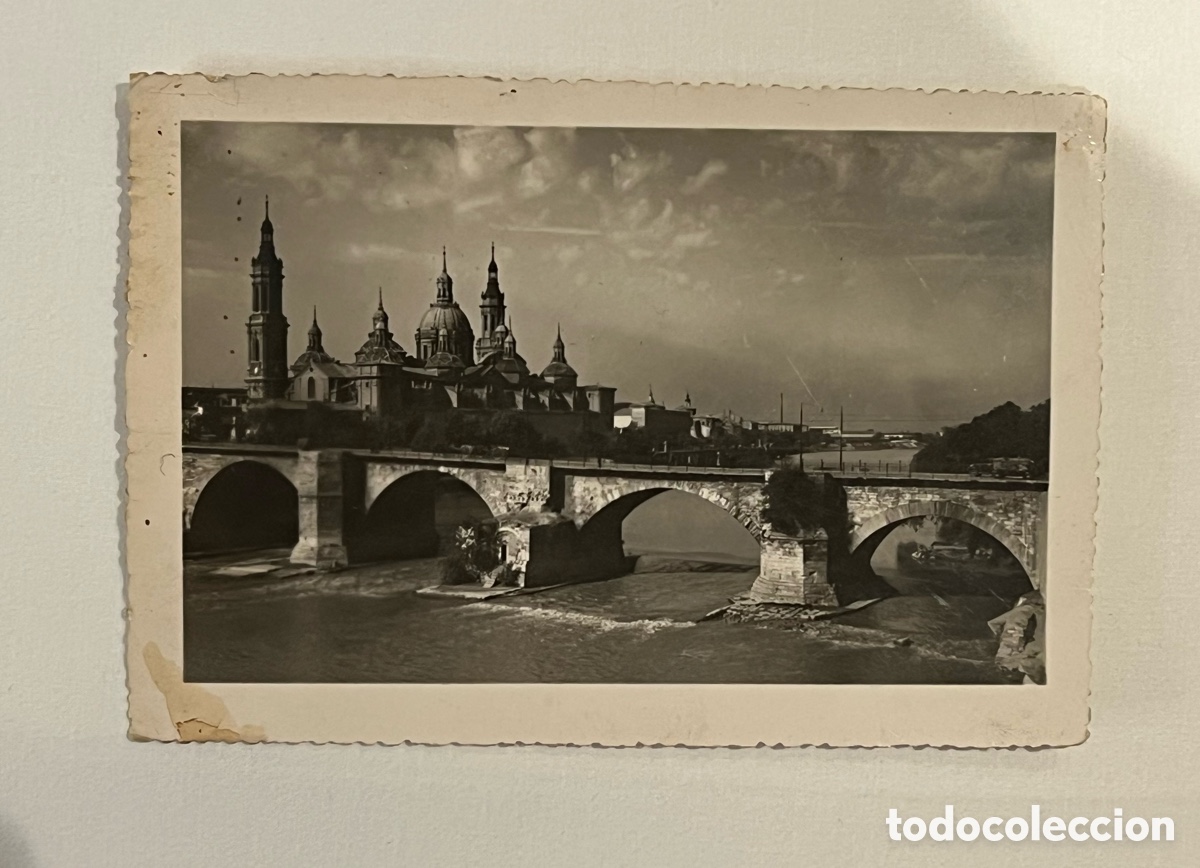 Fotograf&iacute;a antigua: ZARAGOZA.. Fotograf&iacute;a Puente de Piedra cruzando el r&iacute;o Ebro en Zaragoza (h.1950?) Med&iacute;das: 15 x 10