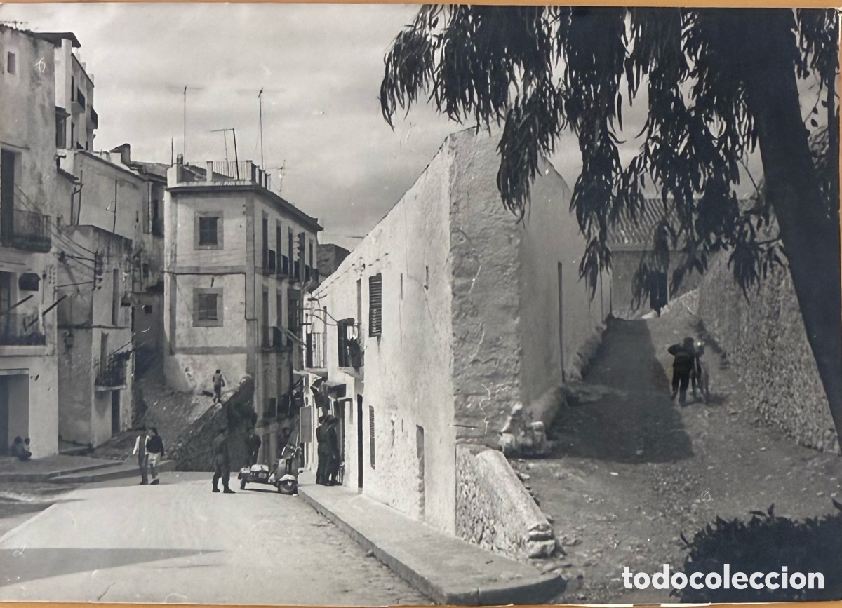 Alte Fotografie: Ibiza Fotograf&iacute;a original antigua &ndash; Calle de la Virgen (Sa Penya) &ndash; Dalt Vila &ndash; A&ntilde;os 1950-1960