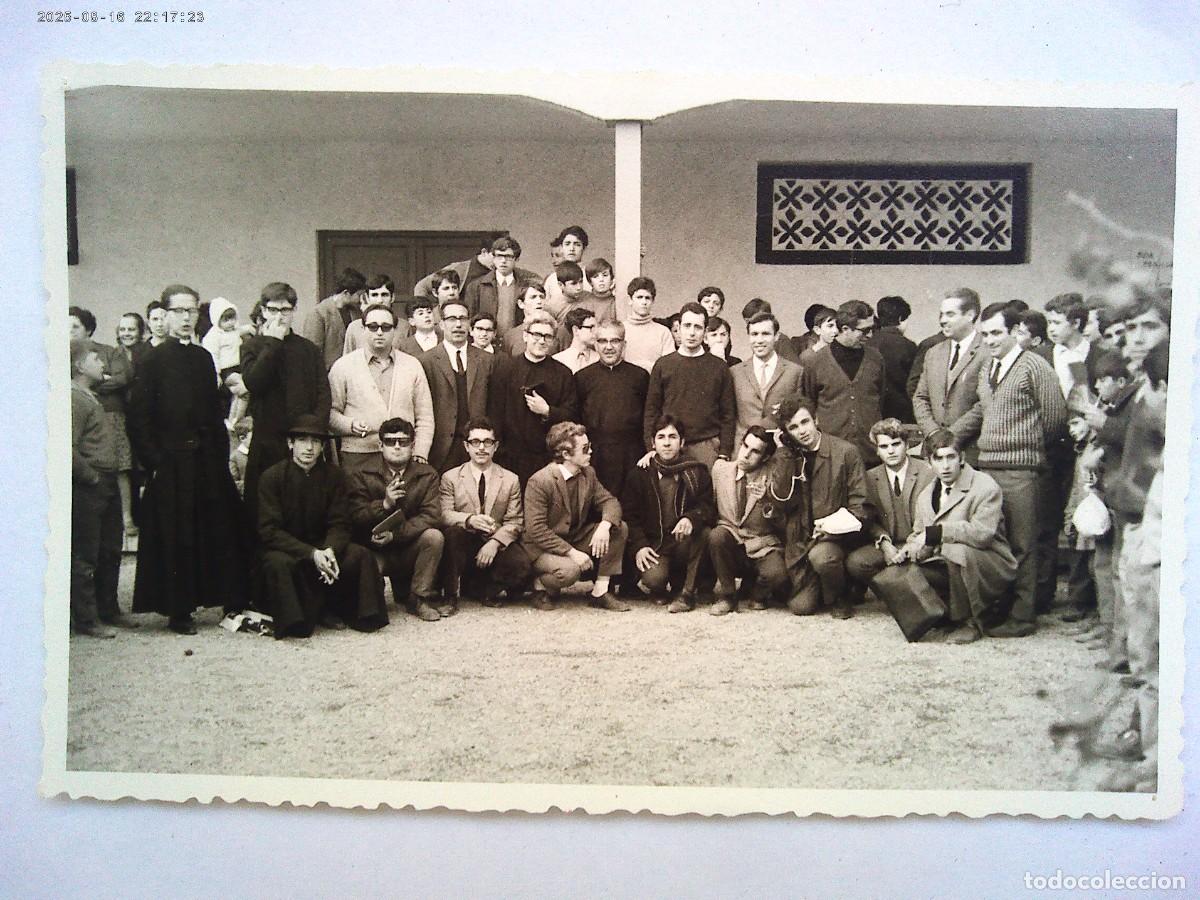 Fotograf&iacute;a antigua: ESCUELAS PROFESIONALES : FIESTA SAGRADA FAMILIA 1970 . DE DELGADO , ANDUJAR ( JAEN )