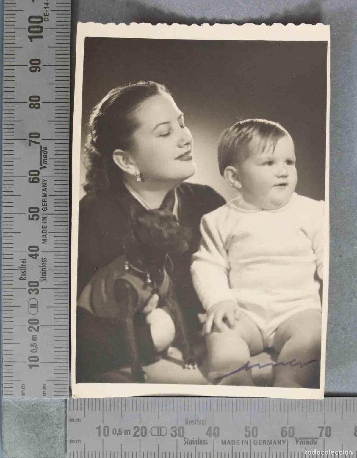 Antique Photography: FOTOGRAFIA. Madre con beb&eacute; y perro HACIA 1940