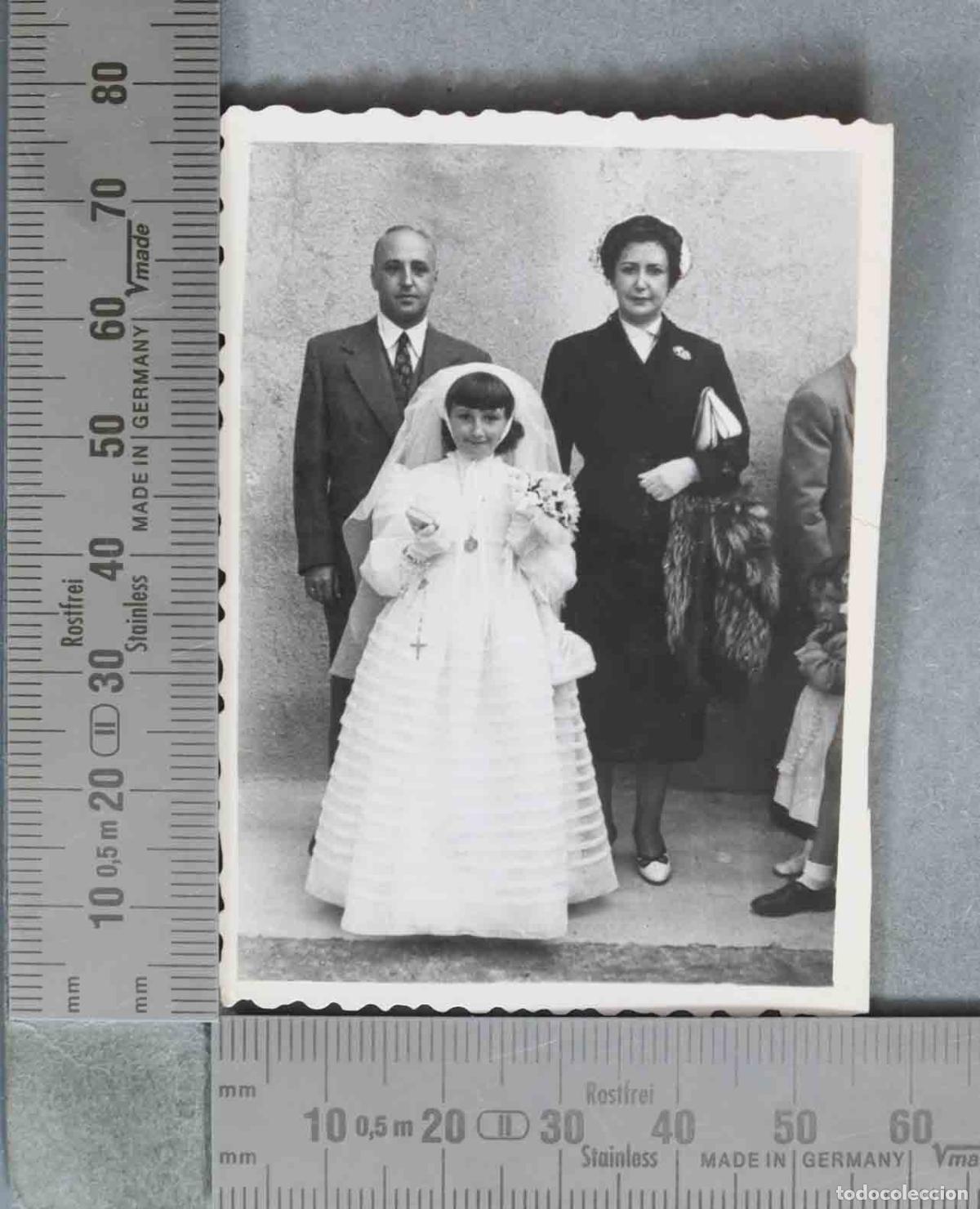 Antique Photography: FOTOGRAFIA. Primera Comuni&oacute;n de ni&ntilde;a con familia HACIA 1950