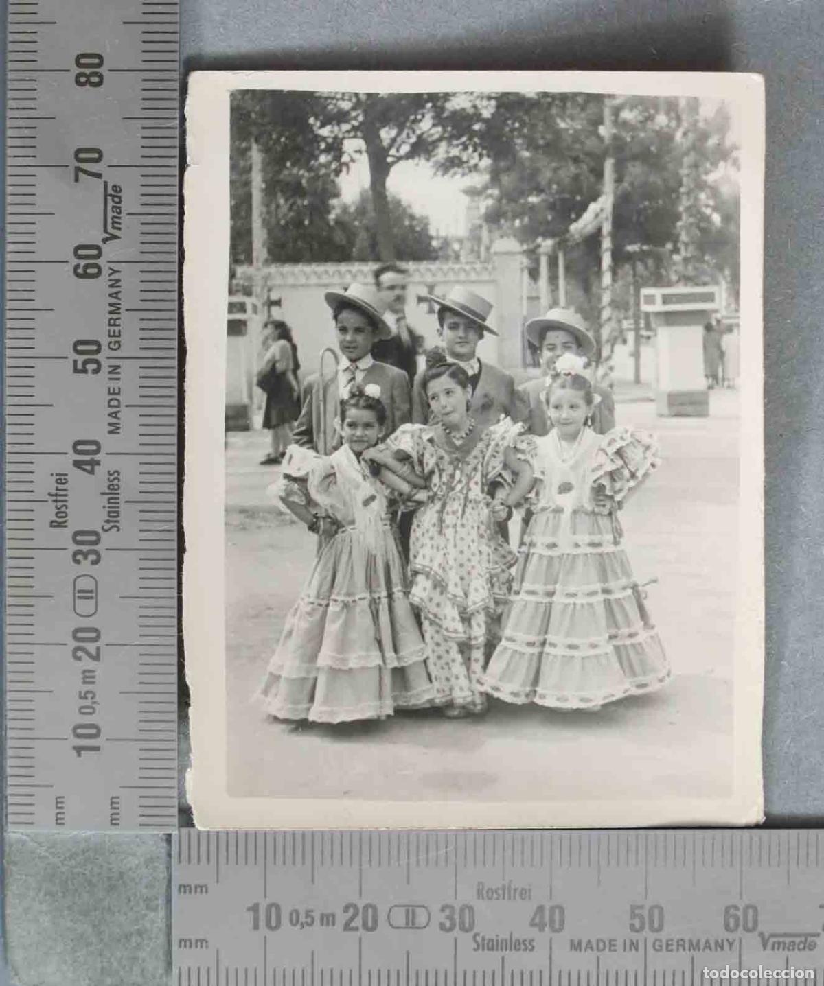 Fotograf&iacute;a antigua: FOTOGRAFIA. Feria de Sevilla - Ni&ntilde;os vestidos de flamenca y corto HACIA 1940