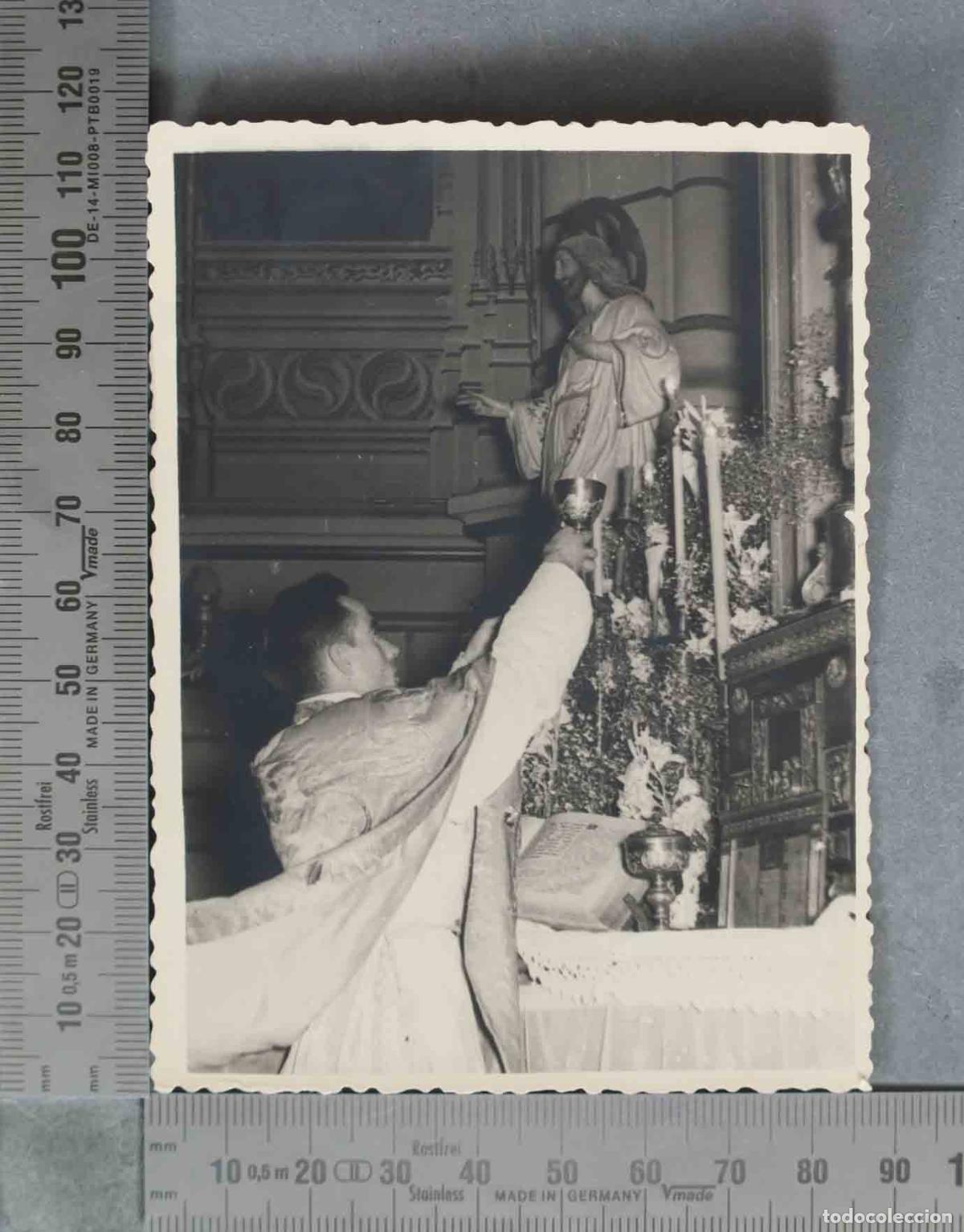 Fotograf&iacute;a antigua: FOTOGRAFIA. Misa - Sacerdote OFICIANDO. HACIA 1950