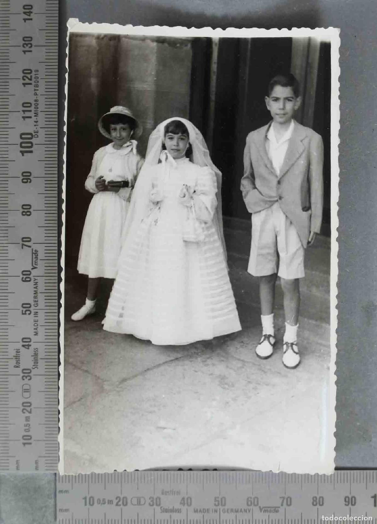 Fotografia antiga: FOTOGRAFIA. Ni&ntilde;os en Primera Comuni&oacute;n HACIA 1950