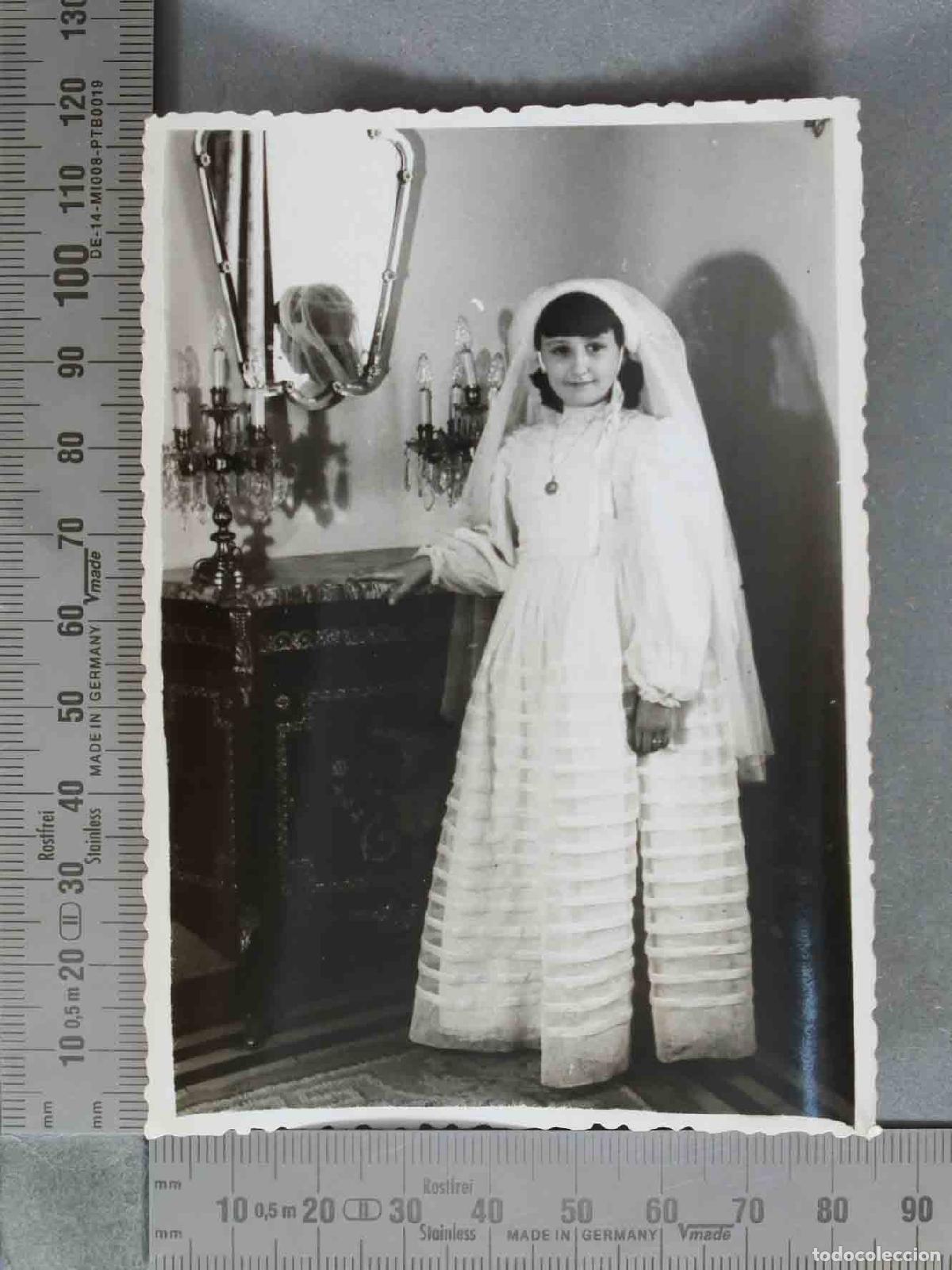 Fotografia antica: FOTOGRAFIA. Ni&ntilde;a en su Primera Comuni&oacute;n HACIA 1950