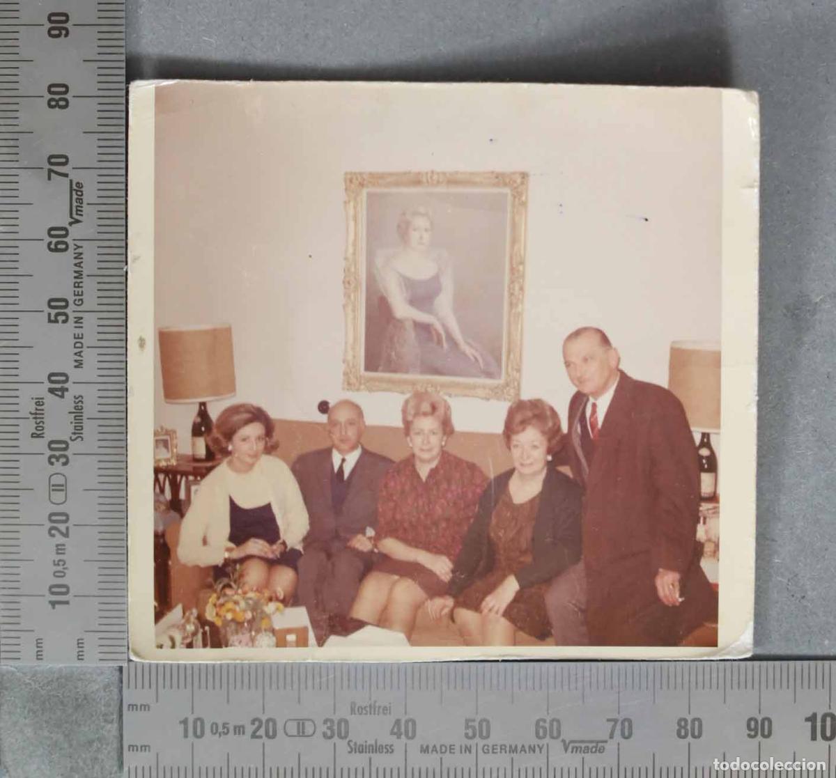Fotografia antica: FOTOGRAFIA. Retrato familiar en sal&oacute;n - HACIA 1960