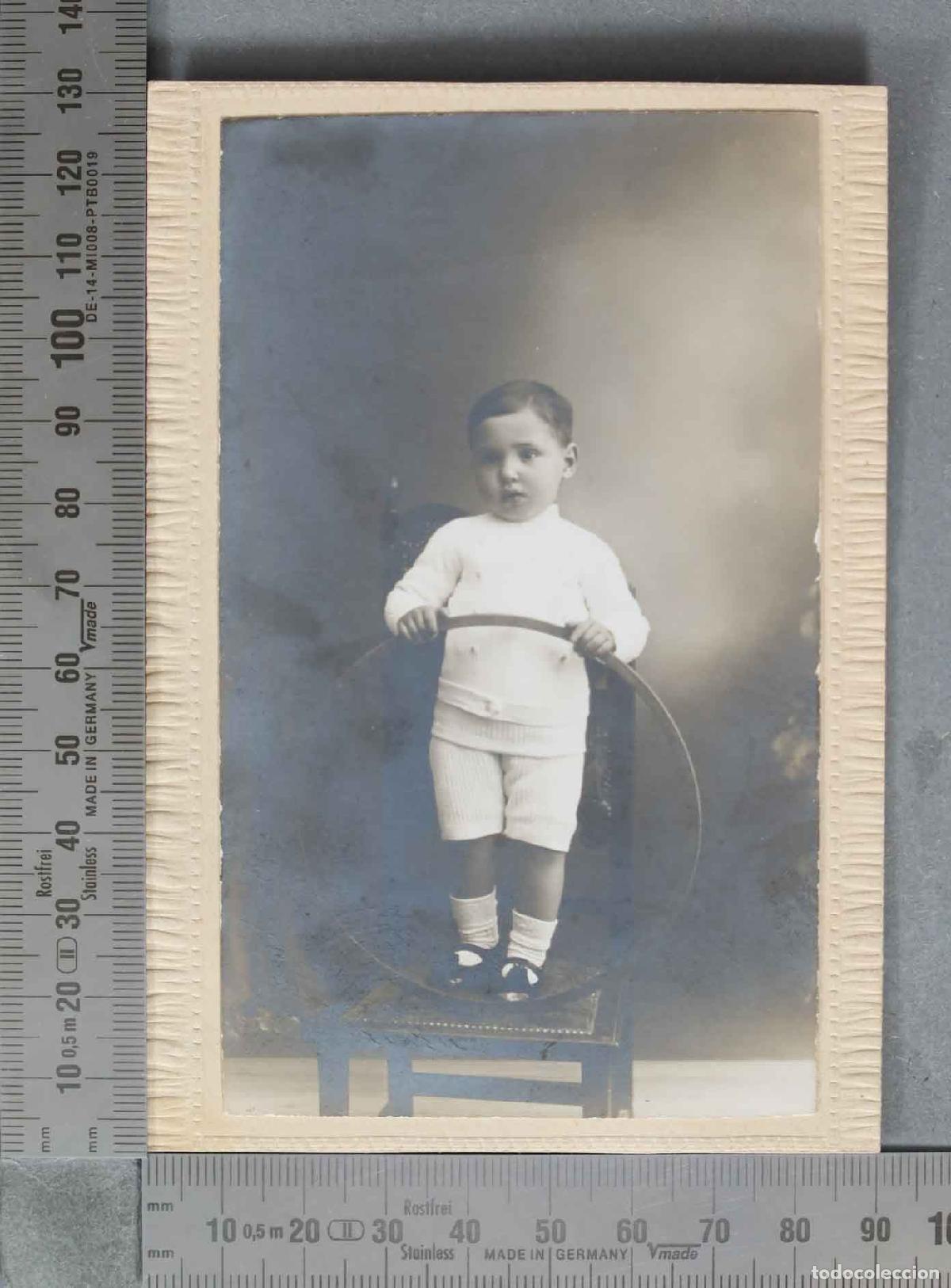 Fotografia antica: FOTOGRAFIA POSTAL. Ni&ntilde;o con juguete aro. CELEDONIO P LOPEZ 1914