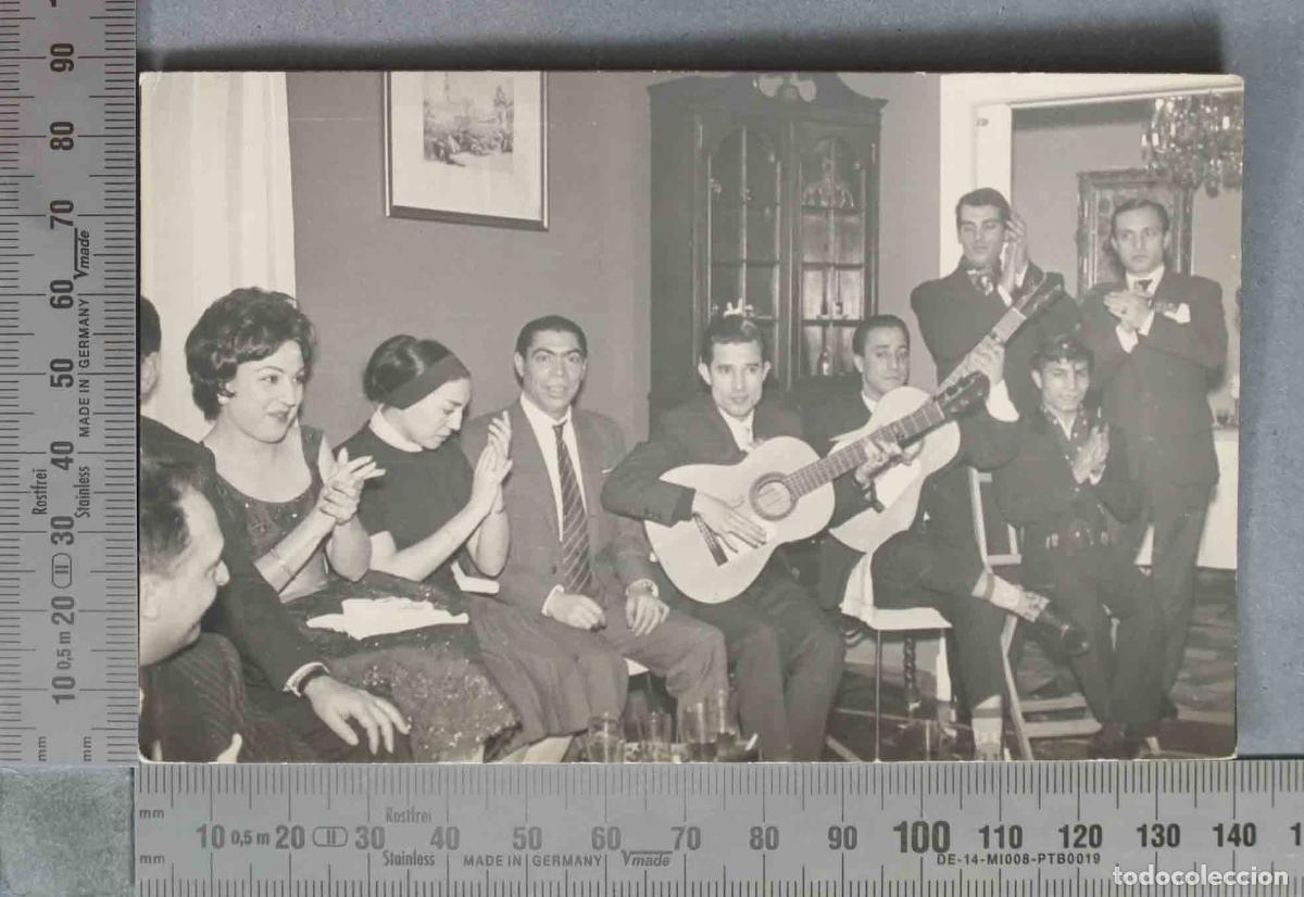 Fotograf&iacute;a antigua: FOTOGRAFIA. Reuni&oacute;n flamenca de artistas - Guitarristas, cante y palmas