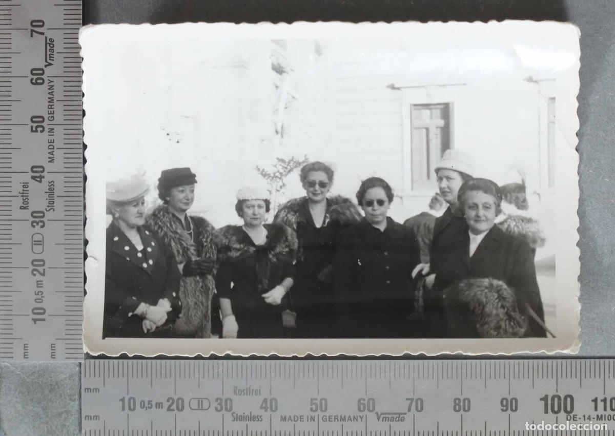 Fotograf&iacute;a antigua: FOTOGRAFIA. Grupo de mujeres elegantes con sombreros de &eacute;poca